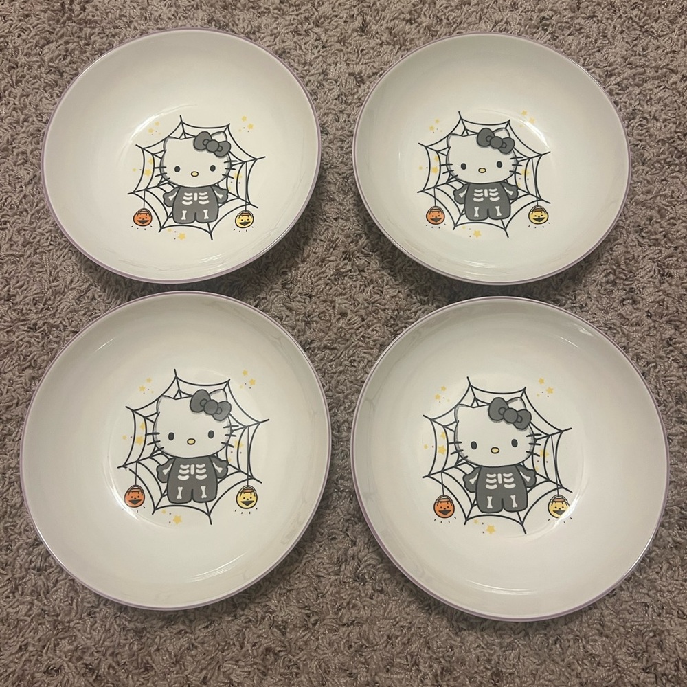 Hello Kitty Halloween Bowls Set of 4!